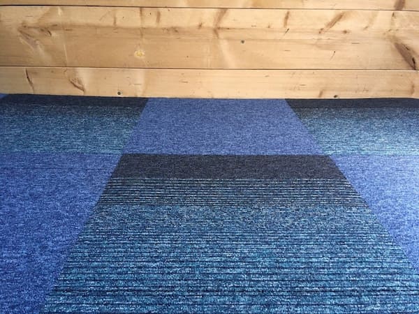 Ladder Dakloos Gesprekelijk Tapijttegels leggen | Hoe leg je zelf tapijt(tegels)? | Sparo Tapijttegels