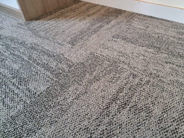 restpartij 20m² tapijttegels interface works flow grijs