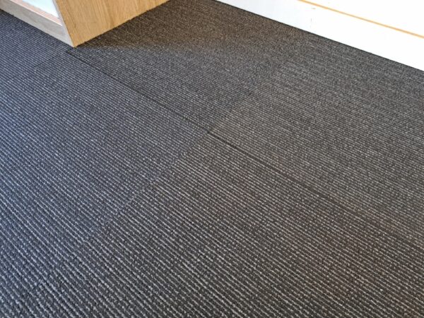 tapijttegels zwart reuse c kwaliteit