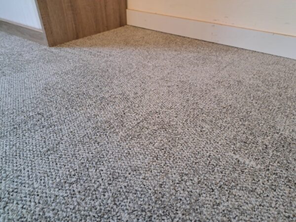 restpartij 30m2 tapijttegels grijs