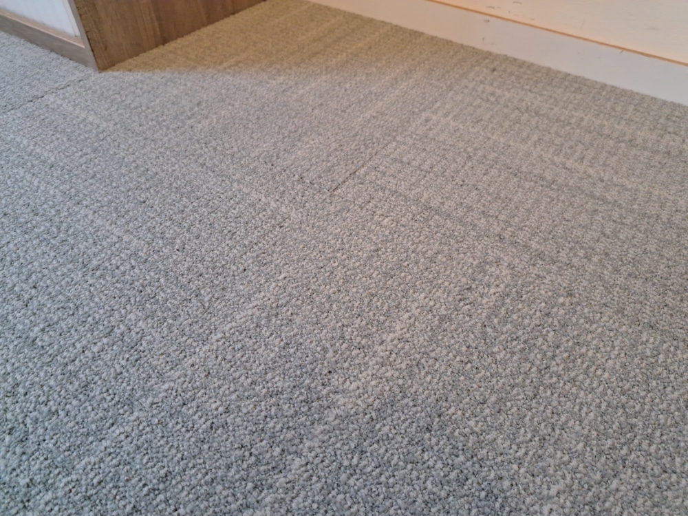 restpartij 42m2 tapijttegels grijs