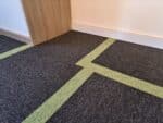 restpartij 24m² employ loop antraciet met groene lijn w1