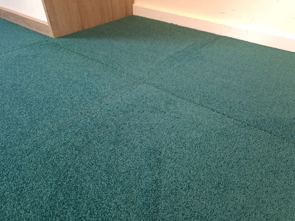 polichrome stipple w2 4266054, groen randen slecht, sluiten niet helemaal aan.