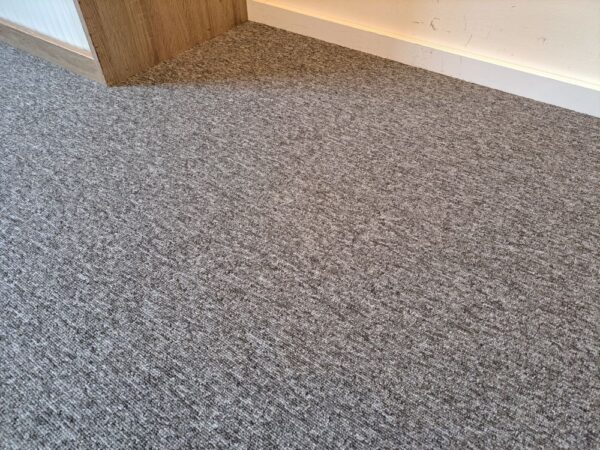 restpartij 11m2 employ loop w1 7029, grijs/taupe restpartij 11m2 employ loop w1 7029, grijs/taupe