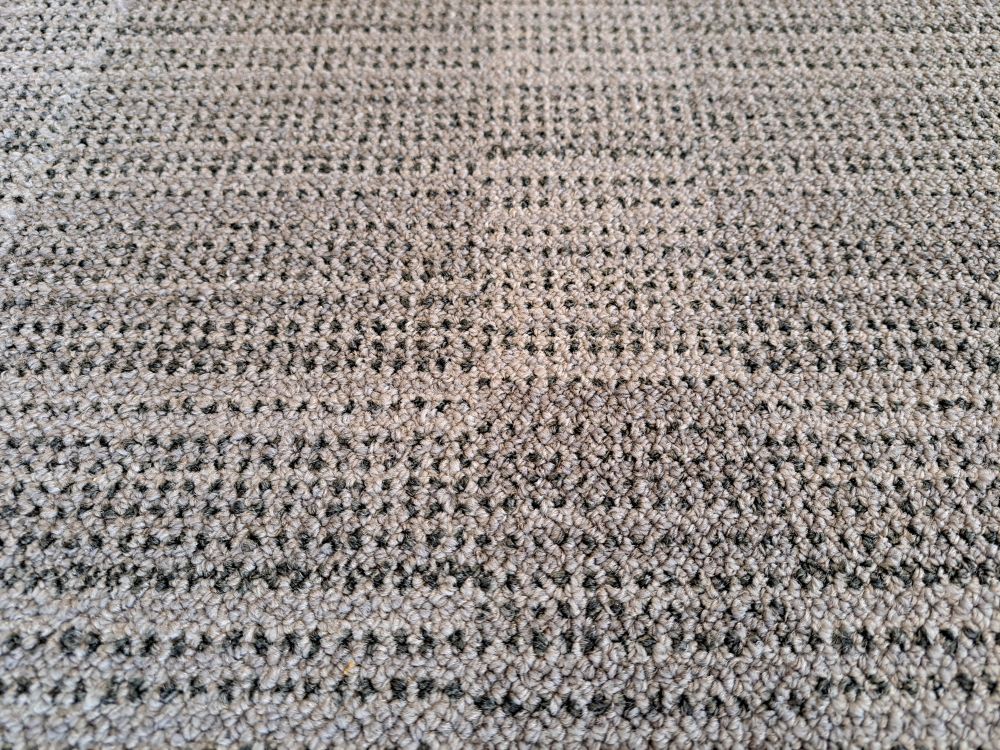 tapijttegel onbekend, gebruikt b keus, 48.5×48.5 reuse, blauw