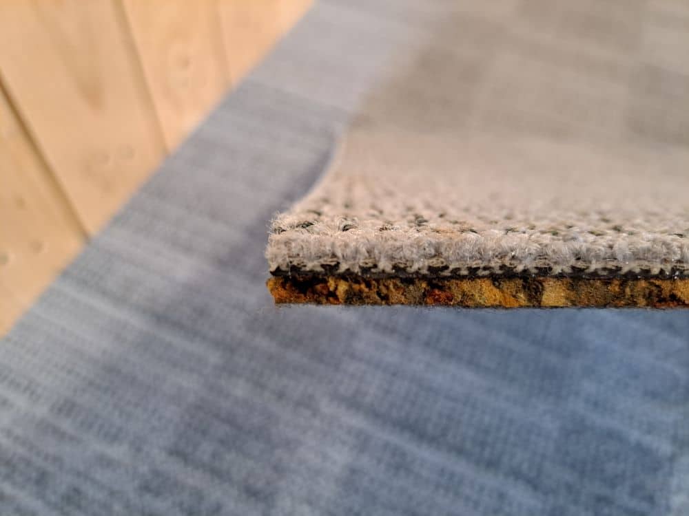 tapijttegel onbekend, gebruikt b keus, 48.5x48.5 reuse, blauw