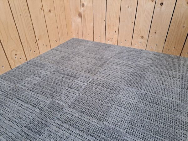 tapijttegel onbekend, gebruikt b keus, 48.5x48.5 reuse, blauw