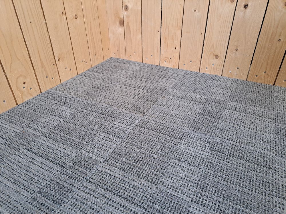 tapijttegel onbekend, gebruikt b keus, 48.5x48.5 reuse, blauw